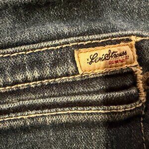 Vintage Levi Strauss Women's Cropped Jeans Sz 12
